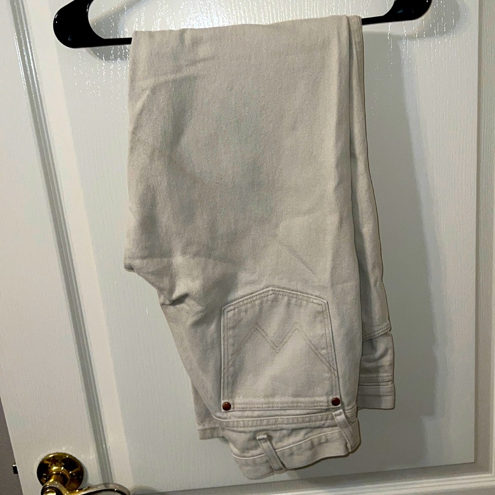 32x32 Wrangler Jeans